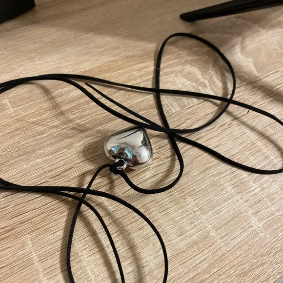 ⚜️[𝟯/$𝟮𝟴]⚜️NEW Large Acrylic Heart Lariat Necklace - Picture 7 of 15